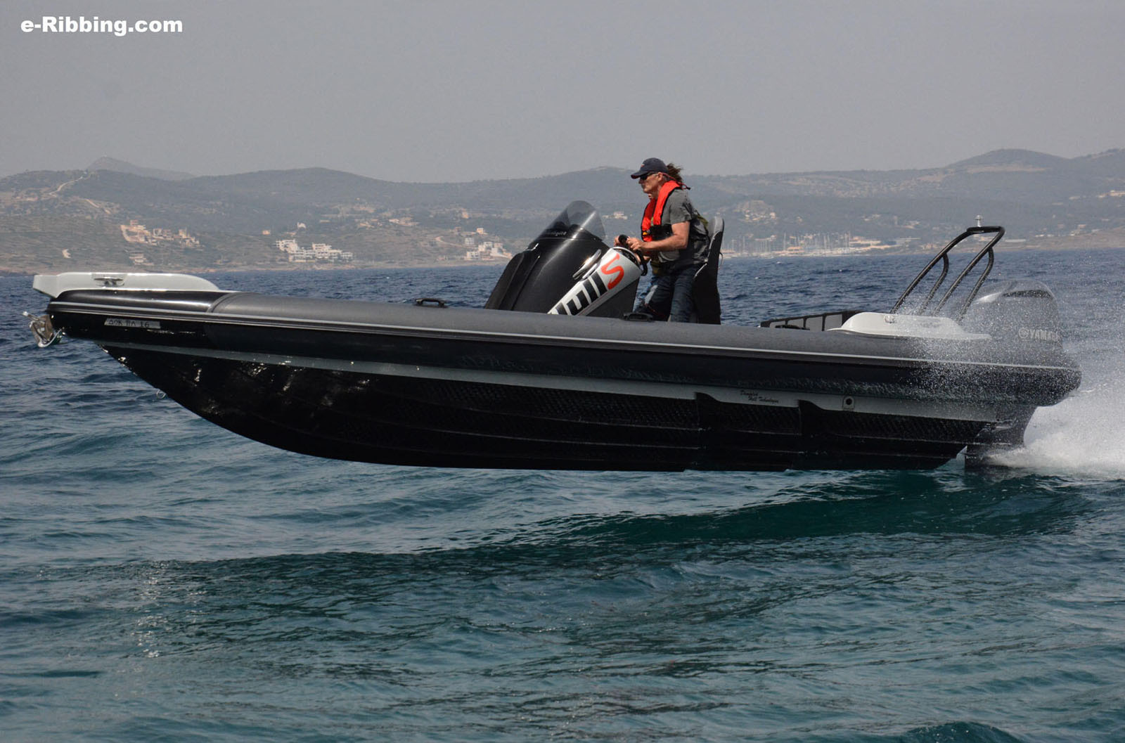 AirHull 25 Sport – Yamaha F 300hp