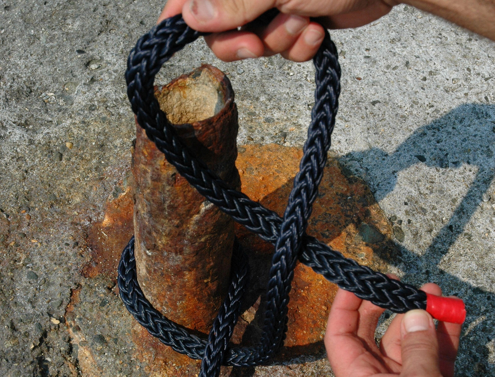The Maritime knots and their use. The Bowline and the Clove Hitch